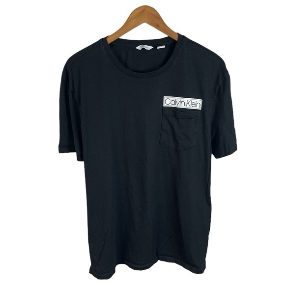 TS975 Men’s Calvin Klein Spell Out Modern Pocket T Shirt XL - Picture 1 of 4